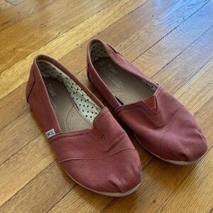 TOMS Women's Rust Slip-On Flats